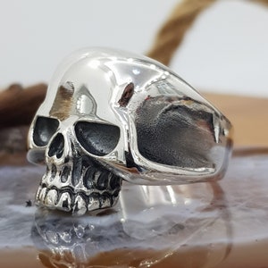 80 s Classic Cliff Burton Skull Ring, Metallica Ring,Cliff Burton Ring,Electric Guitar Ring, Souvenir Ring Skull Sterling Silver 20 Grams image 6