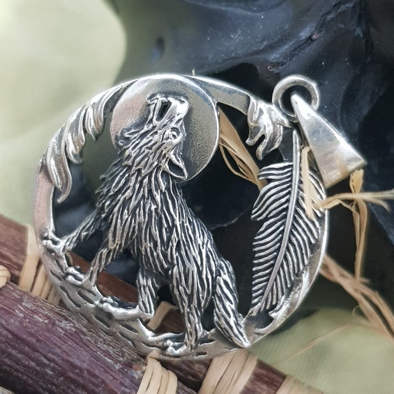 Native american wolf pendant hotsell