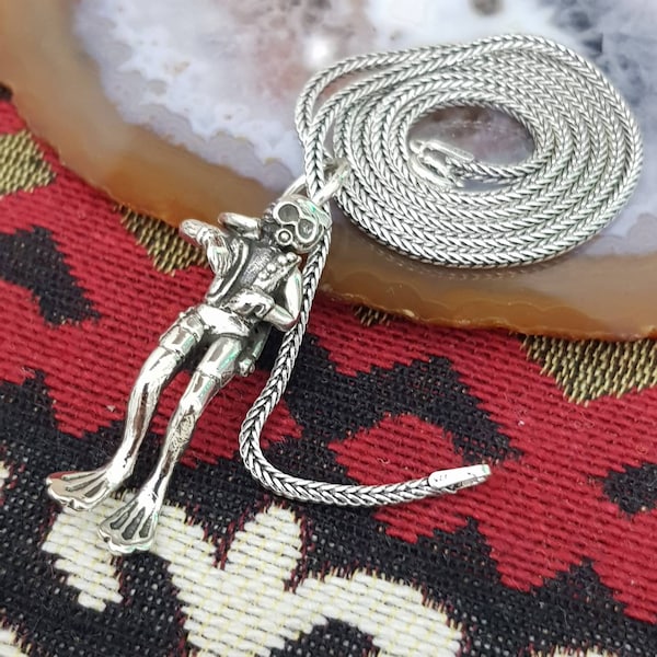 Scuba Diving Pendant, Atmospheric Diving Suit,silver 925 Oxygen Balloon Pendant, Diver's Jewelry, 20 inches Foxtail Chain Included Diver