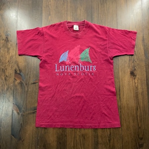 Vintage 1990’s Lunenburg Nova Scotia Sailboats Travel Souvenir Single Stitch Graphic Shirt / made in Canada / size Large (see measurements)