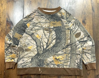 Vintage 1990s Camo Camouflage RealTree Trees Crewneck Sweatshirt / size XL