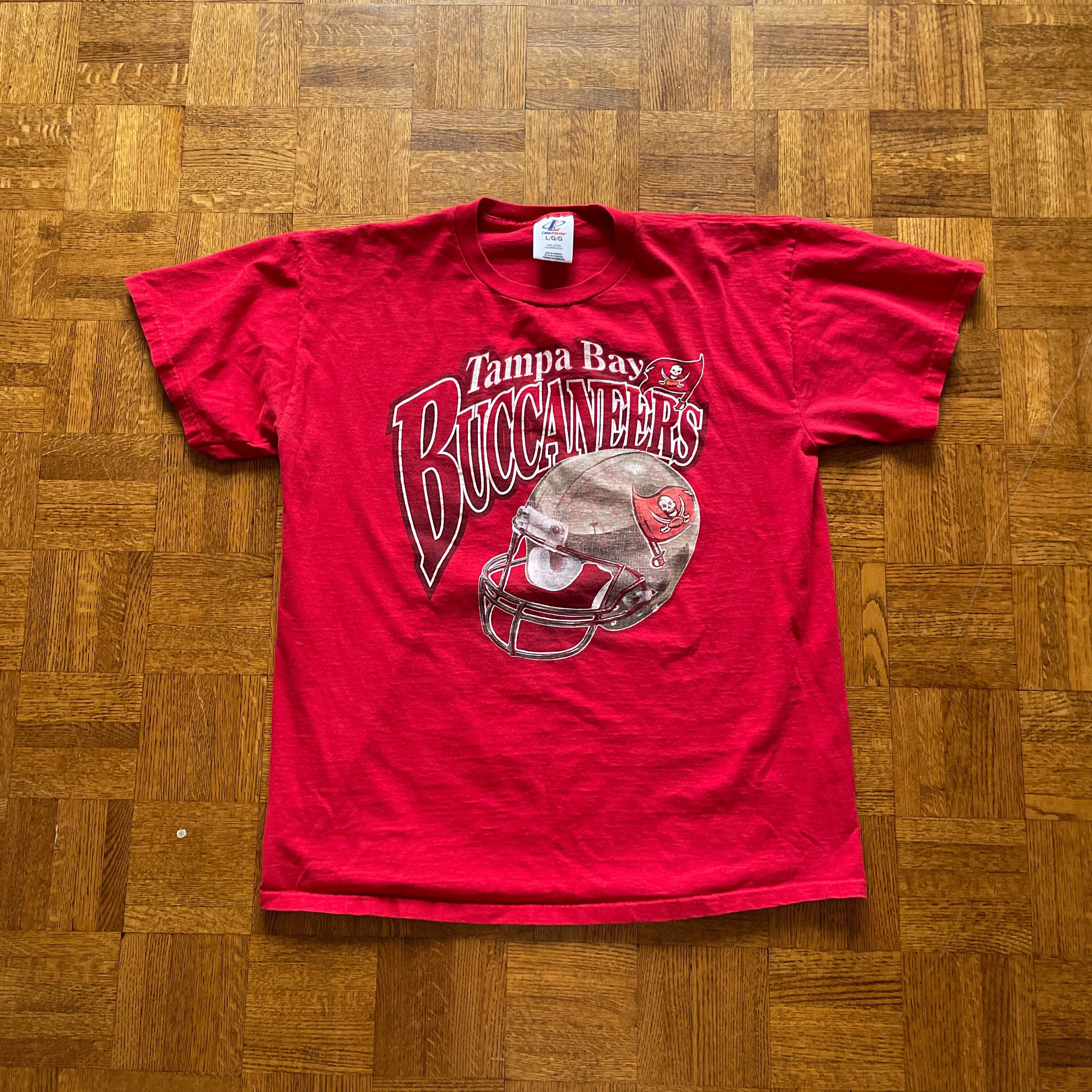 Buccaneers top throwback shirt