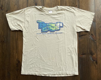 Vintage 1999 The Beach Boys Surfing USA California Graphic Shirt / made in USA / size XL