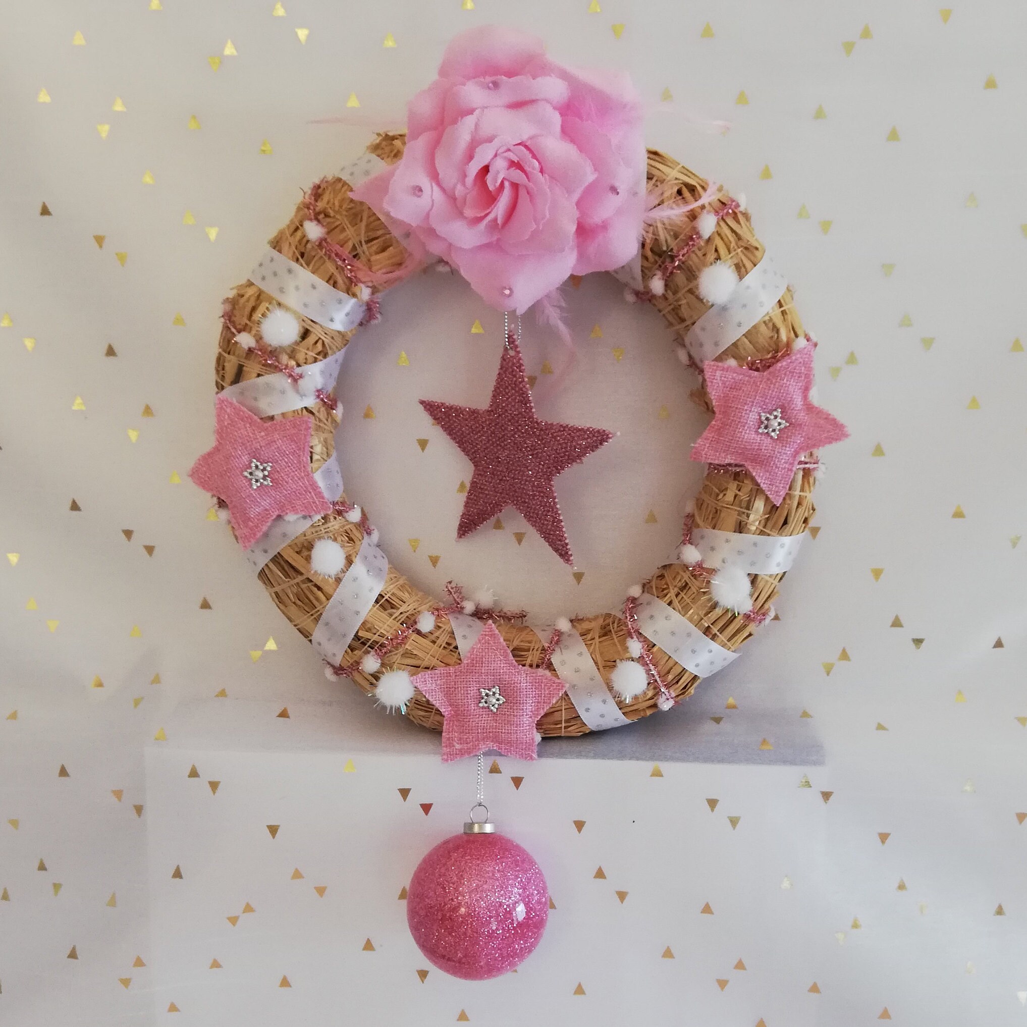 Couronne de Porte, Idée Cadeau, Noël, Noël Rose et Blanc, Modèle Étoilée