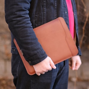 Custom Leather MacBook Sleeve 13 14 15 16 Inch Case, Personalized Cover for Pro M1 M1 Max 2021 2019, Laptop Gift for Apple Mac Users