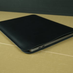 Custodia in pelle per MacBook personalizzata, custodia per laptop personalizzata, custodia fatta a mano per MacBook Air 13/15, custodia in pelle per laptop, regalo per lei o per lui