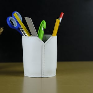 Leather Pen Holder Pot – Handmade Leather Pencil Cup, Office Organizer, Pen Stand, Personalized Desk Accessory, Leather Pencil Holder