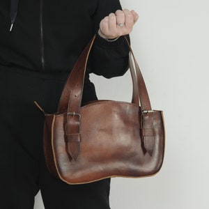 Sac à bandoulière en cuir personnalisé pour femme - Sac à main bandoulière fait main avec bandoulière - Petit sac fourre-tout de tous les jours cadeau pour elle, femme ou maman