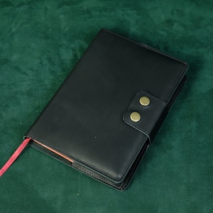 Copertina per quaderno A5 in pelle nera/custodia per diario in stile vintage, idea regalo personalizzata, copertina ricaricabile con opzioni di colore per scrittori e artisti