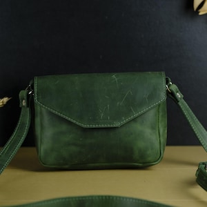 Custom Leather Crossbody Mini Bag for Women – Handmade Shoulder Purse – Small Personalized Handbag Gift, Stylish Leather Accessory for Her