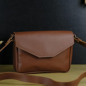 Mini Leather Crossbody Bag for Women – Personalized Handmade Shoulder Purse – Small Custom Handbag Gift – Stylish Everyday Leather Accessory