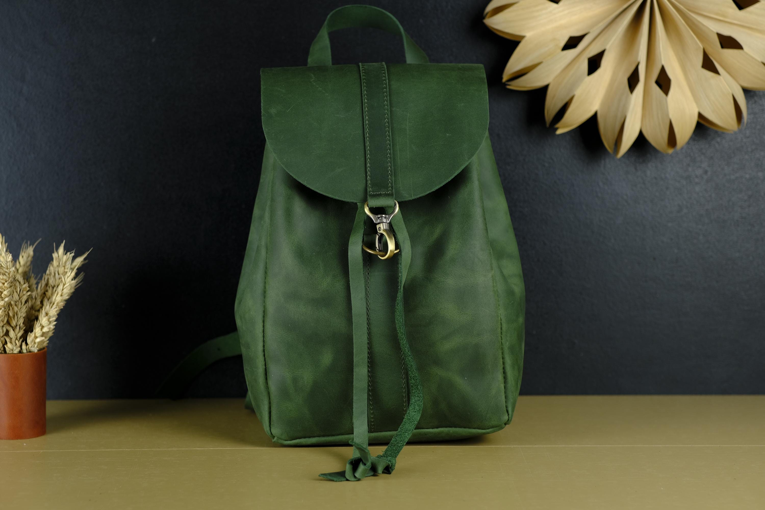 Leather Backpack Women – Custom Handmade Full Grain Leather Bag – Personalized Women’s Rucksack – Unique Gift for Her – Everyday Backpack
