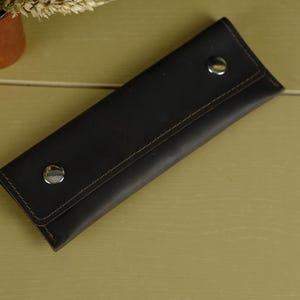 Portalápices de cuero personalizado: funda para lápices hecha a mano, estuche pequeño de cuero, estuche personalizado, regalo para escritores, artistas y diseñadores.