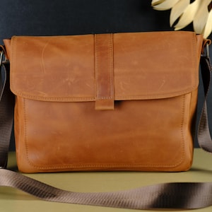 Sac messager en cuir fait main pour homme - Sac à bandoulière personnalisé - Cadeau personnalisé pour mari ou papa - Cartable durable pour tous les jours