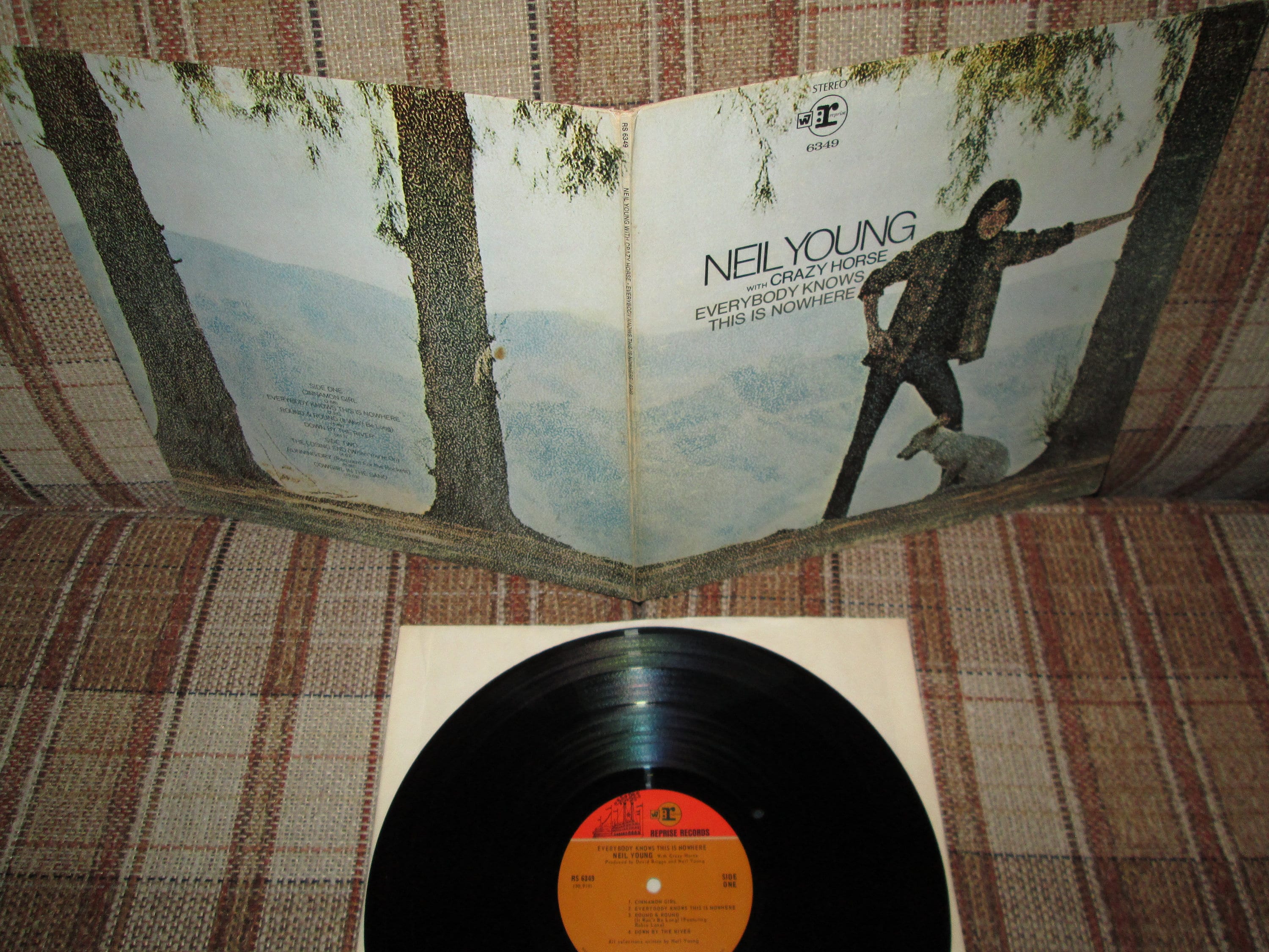 Neil Young w/Crazy Horse -Everybody Knows This is Nowhere