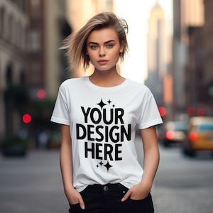 T-shirt bianca Gildan 5000 G500 Mockup / Look femminile / T-shirt bianca Loose Fit Mockup / T-shirt a tema città Mockup / POD Mockup JPEG