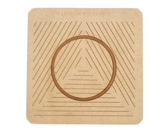 Wooden optical illusion game, Circle illusion