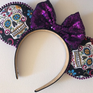 Skeleton ears/ handmade ears/ day of the dead ears/ dia de los Muertos ears/ coco ears/ colorful ears/ Halloween ear/ gift