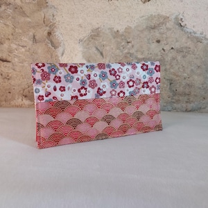 porte chéquier fleurs de cerisier et motifs japonais rose bordeaux doré