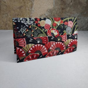Porte chéquier fleurs et éventails japonais rouge bordeaux noir kaki