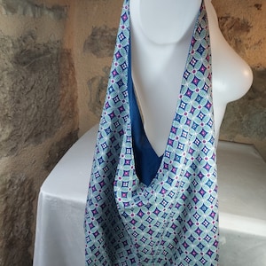 Große Umhängetasche mit Ethno-Muster, blau, grün, rosa, weiß