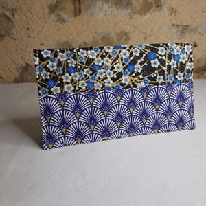 porte chéquier fleurs et motifs japonais bleu noir doré