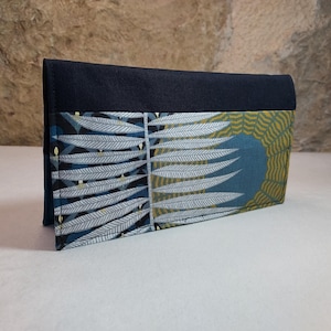 porte chéquier feuilles et motifs japonais bleu noir beige doré gris