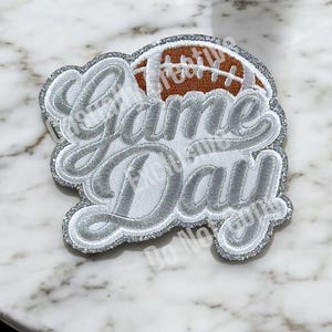 Silber Game Day Patch - selbstklebend oder aufgebügelt, Fussball Patch, Fussball Aufnäher für Stadiontasche silber glitzer