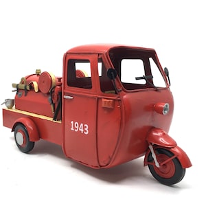 1943 Piaggio Fire Engine – Handmade 1:12 Scale Vintage Metal Model, Collectible Decor