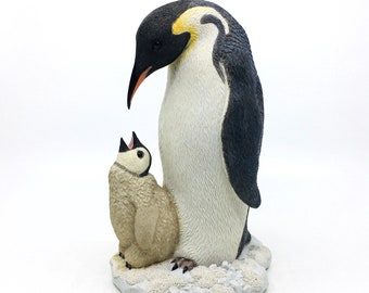 Ręcznie malowana figurka pingwina królewskiego i niemowlęcia – wykończenie w brązie, dekoracja domu