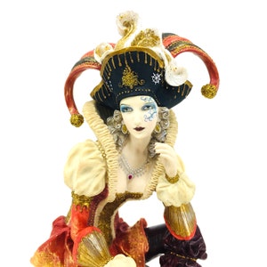 Female Court Jester Figurine – Handmade Harlequin Statue, Queen’s Fool Collectible Sculpture