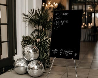 Letrero "En cada mesa te guardaré un asiento", letrero de boda Swiftie, letrero de recepción de boda, plano de asientos, letrero de boda imprimible, boda 2025