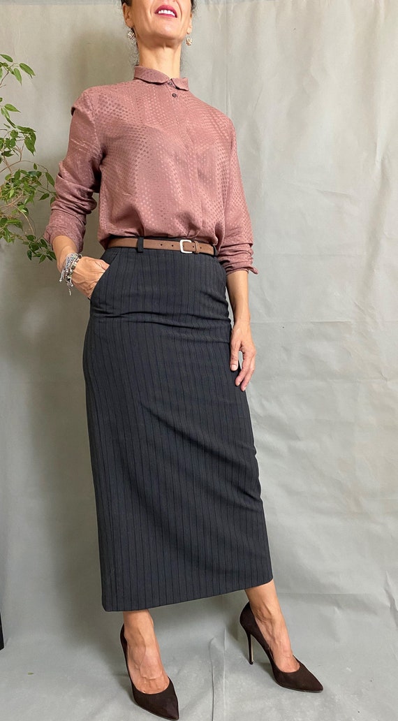 Grey skirt brown shoes hotsell