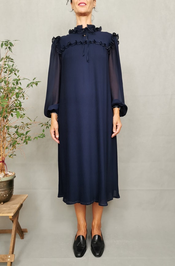 Vintage oversized pleated dress for women size L - image 1