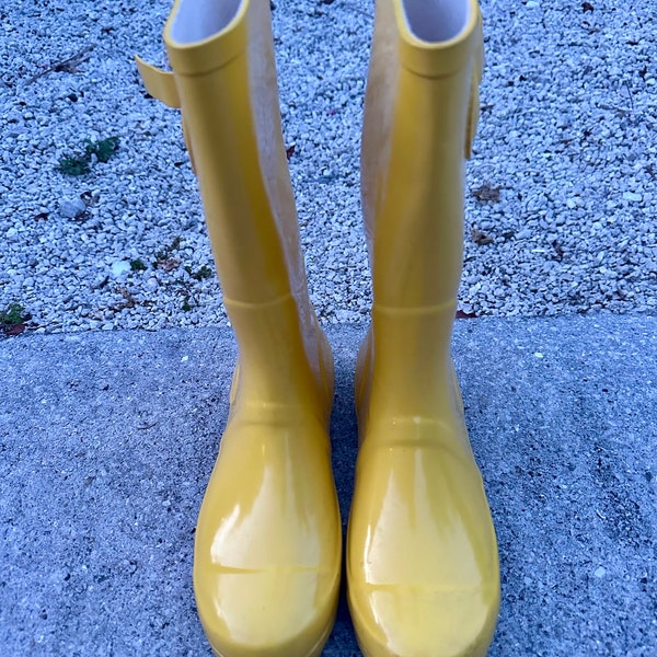 L.L. Bean Wellie Yellow Waterproof Rubber Rain Boots. Women's Size 8