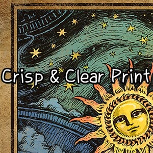 Pode incluir: Ilustra&ccedil;&atilde;o de estilo vintage de um sol com rosto humano e um c&eacute;u noturno estrelado. O texto "Crisp & Clear Print" &eacute; vis&iacute;vel na imagem.