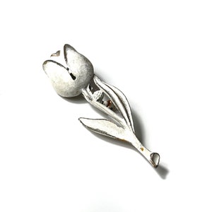 Vintage White Metal Flower Brooch