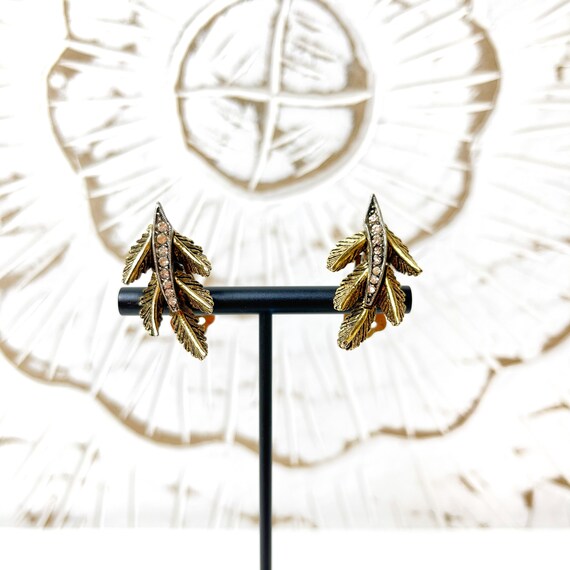 Vintage Gold & Silver Feathered Clip-On Earrings - image 2