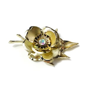 Vintage Rhinestone and Gold Tone Flower Brooch