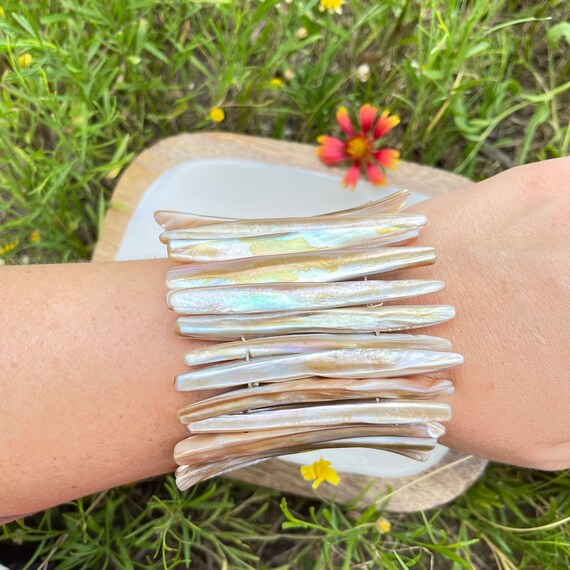 Vintage Mother of Pearl Elastic Bracelet - image 4