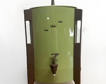 Cafetera vintage color verde aguacate / Percoladora Regal Ware de 30 tazas / Decoración de cocina moderna de mediados de siglo / Cafetera retro para el entretenimiento
