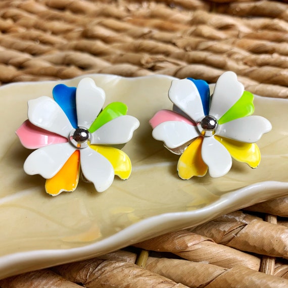 Vintage White Colorful Flower Clip on Earrings an… - image 2