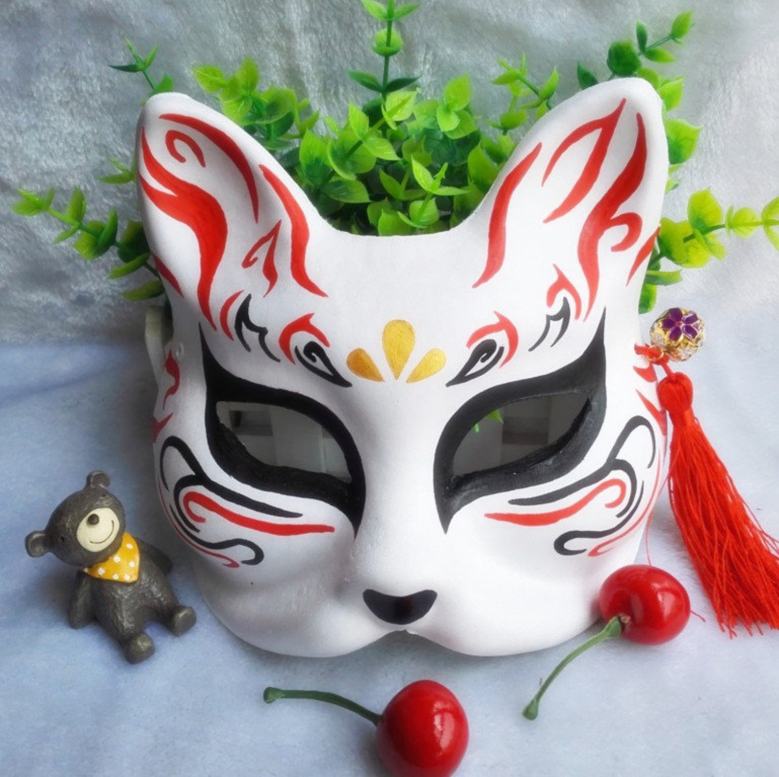 Лисья маска легенды советского. Японская маска лисы Кицунэ. Японская карнавальная маска Кицунэ. Маска лисы Кицунэ. Лисья маска Япония.