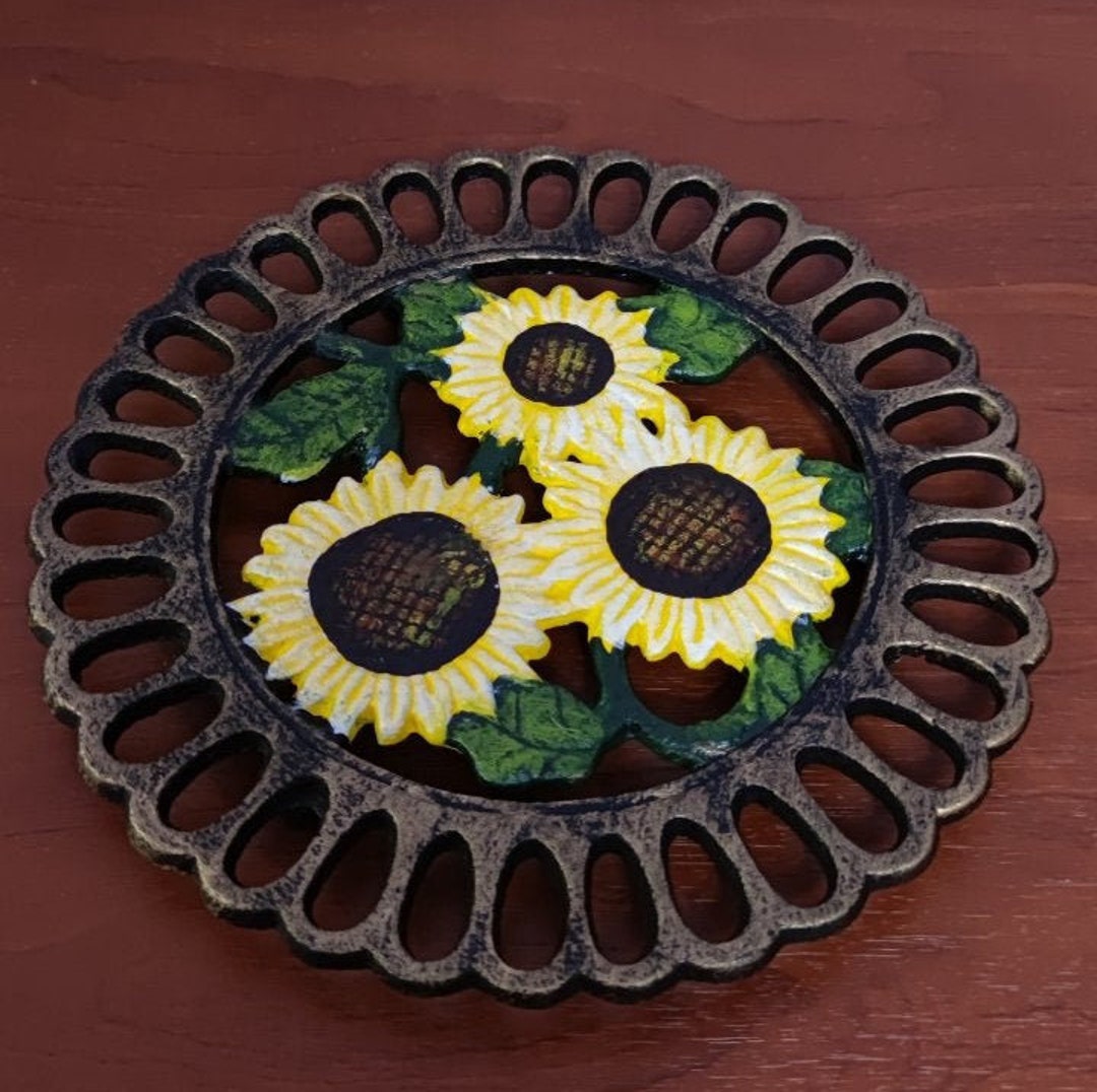 Round Cast Iron Hot Plate. Antique Hot Pot or Casserole Holder