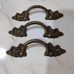 Antike Bronze Möbelgriffe. 3 Vintage Kommode Griffe. Antikes Möbel Dekor. Bronzeguss. Geschenk