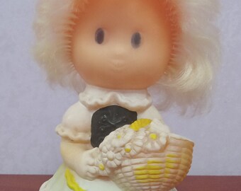 Sowjetisches Gummi spielzeug. Gummispielfigur aus dem Märchen "Rotkäppchen". Lieblingsmärchen von sowjetischen Kindern. Hergestellt in UdSSR.