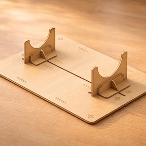 Soporte para maquetas de barcos – Ajustable: Archivos de corte láser (DXF, SVG, PDF) / Soporte de exhibición para maquetas de barcos