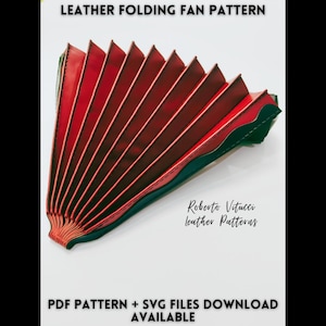 Op de afbeelding: Een rood en groen leren vouwventilatorpatroon. De ventilator is opgevouwen en toont het gelaagde ontwerp. De tekst "LEATHER FOLDING FAN PATTERN" staat bovenaan. De tekst "Roberto Vitucci leather Patterns" staat in het midden. De tekst "PDF PATTERN + SVG FILES DOWNLOAD AVAILABLE" staat onderaan.