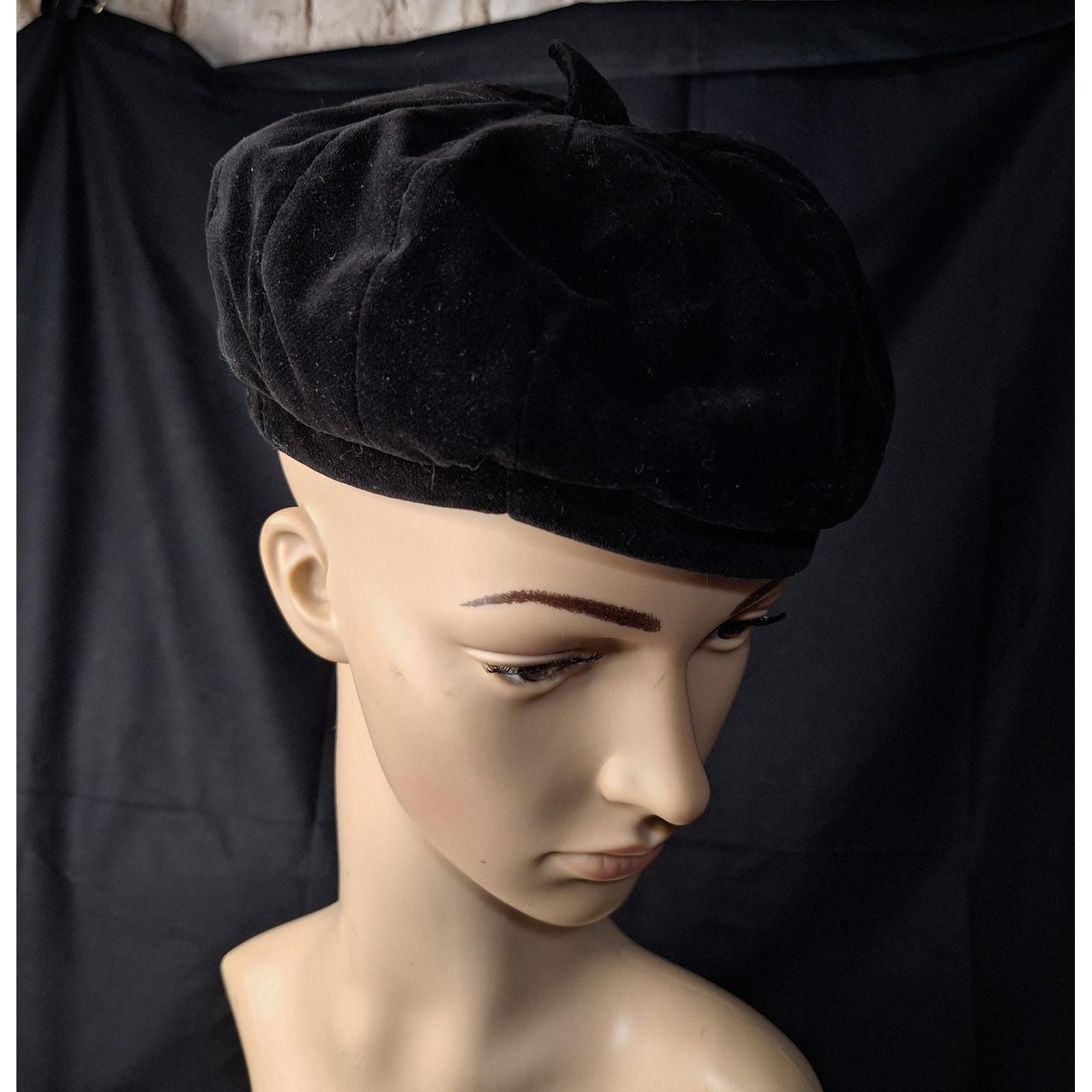 Vintage Black Velvet Beret Hat Union Made United Hatters Millinery Size 21