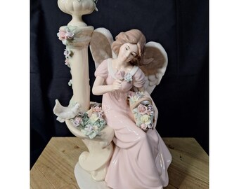 Figura de ángel de porcelana vintage con vestido rosa, flores y paloma, estatua brillante para decoración.